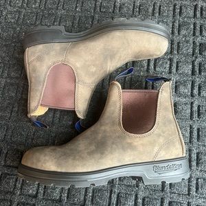 Women’s Blundstones - Rustic Brown - Size 8 US